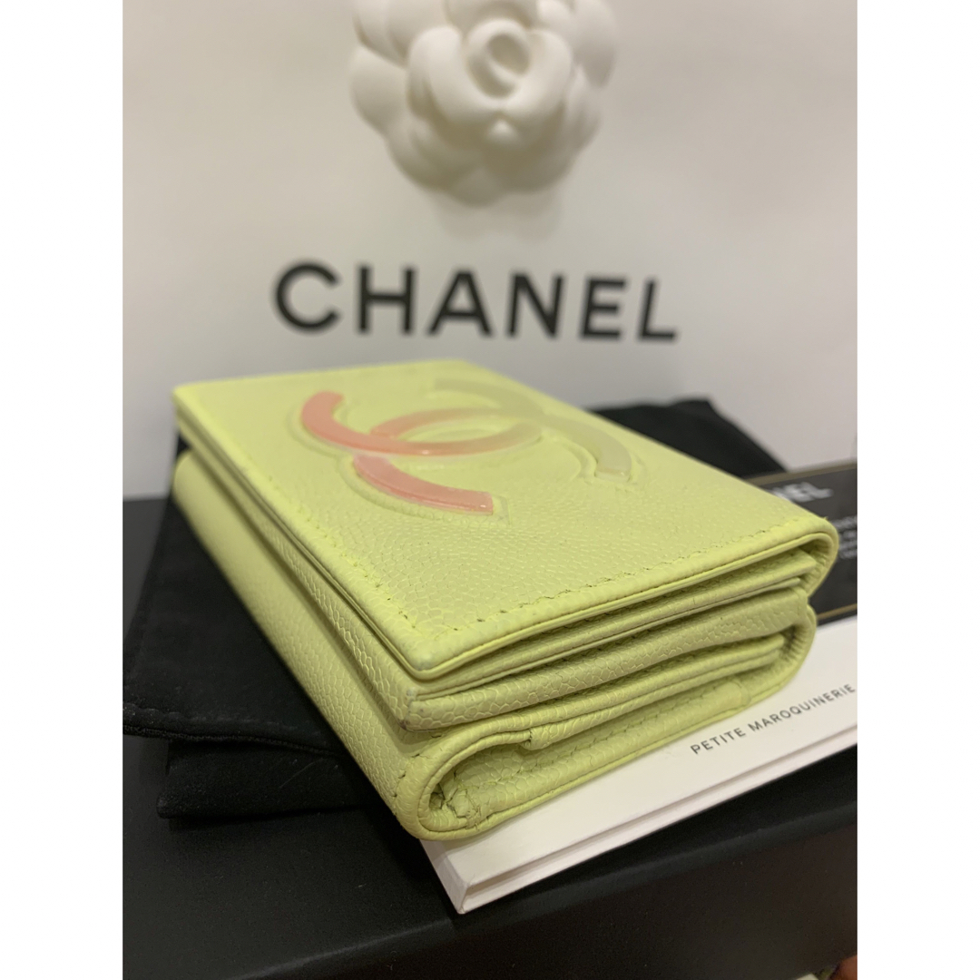 CHANEL(シャネル)の極美品♡海外限定CHANELグラデCOCOコンパクトウォレット♡ メンズのファッション小物(折り財布)の商品写真