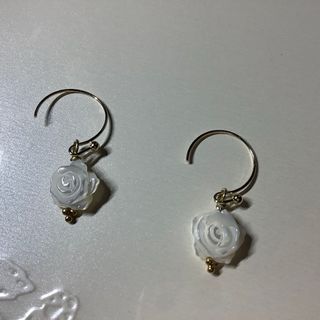 薔薇のピアス　(k14gf)(ピアス)