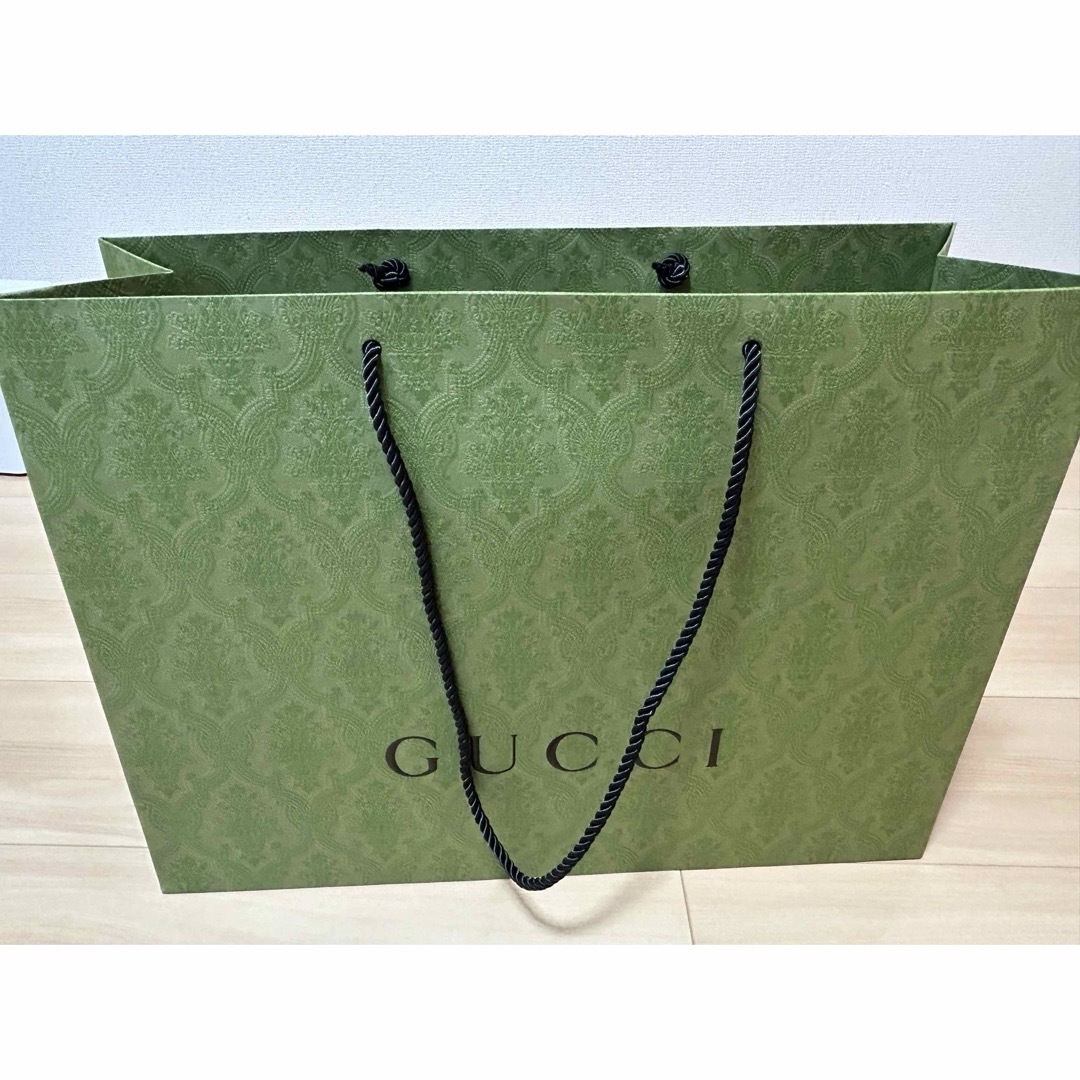 Gucci(グッチ)の【正規品・美品】GUCCI グッチ　紙袋　ショップ袋　ショ袋　ショッパー　緑　 レディースのバッグ(ショップ袋)の商品写真