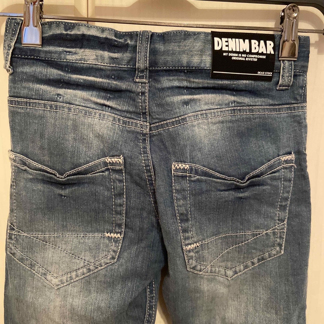 BeBe(ベベ)のDENIMBA140センチのデニムパンツ キッズ/ベビー/マタニティのキッズ服男の子用(90cm~)(パンツ/スパッツ)の商品写真