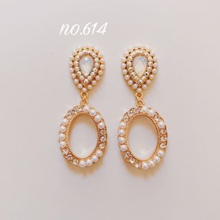 no.614 ホワイト 雫 パール ビジュー オーバル ピアス、イヤリング(イヤリング)