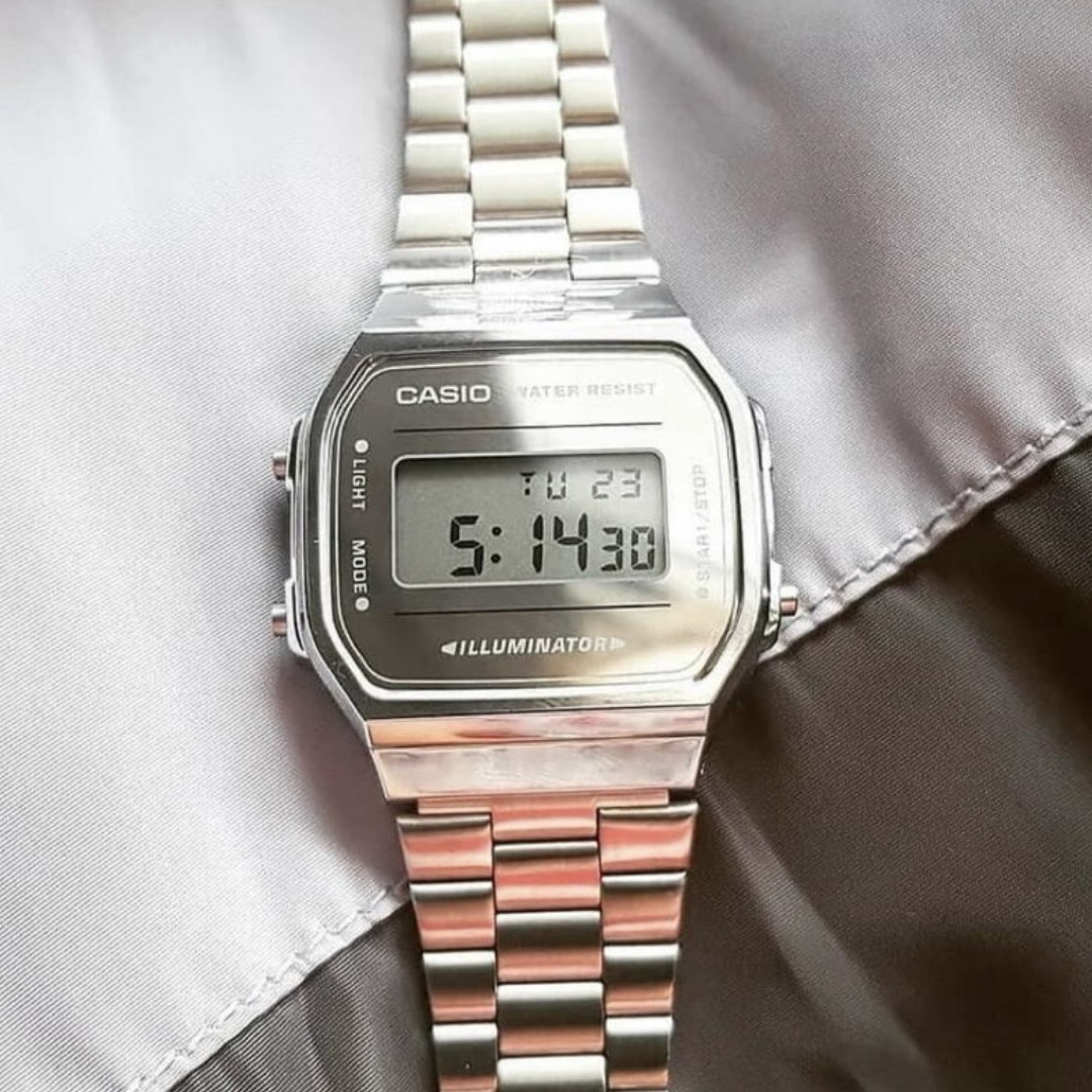 CASIO(カシオ)のカシオ　デジタル腕時計　未使用品　シンプルデザイン　国内未発売　海外モデル メンズの時計(腕時計(デジタル))の商品写真