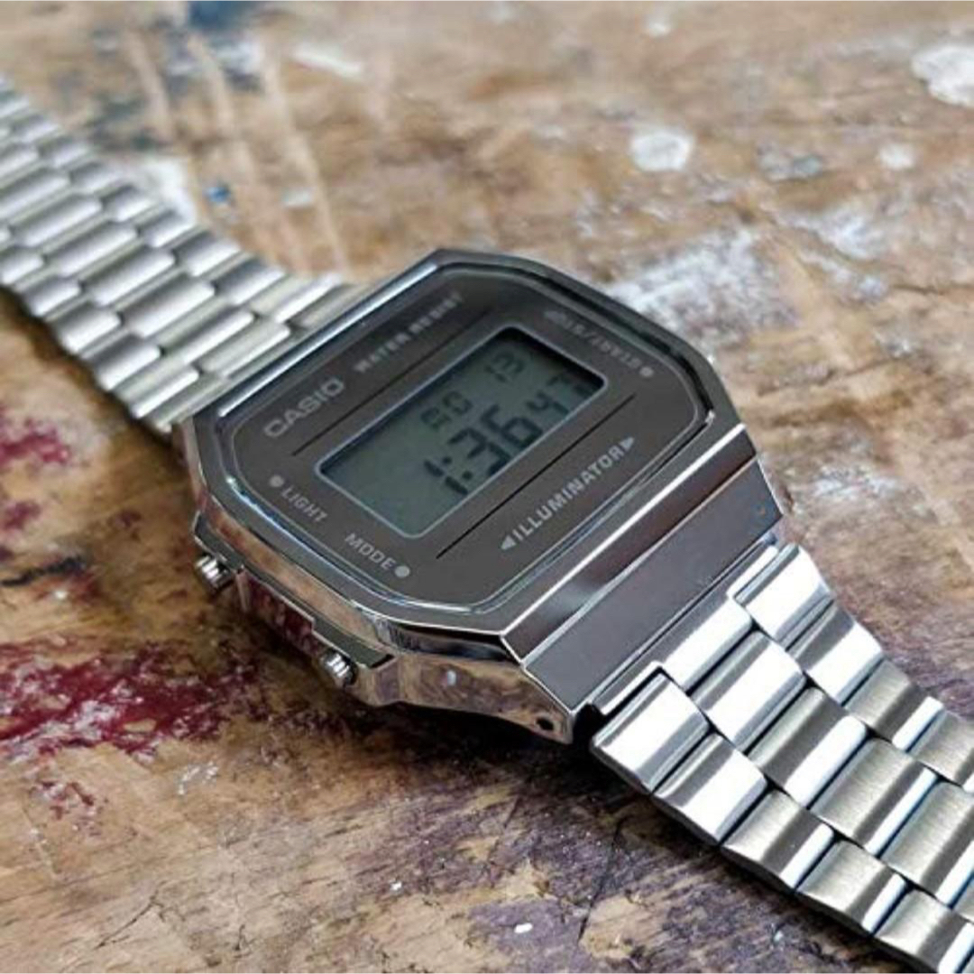 CASIO(カシオ)のカシオ　デジタル腕時計　未使用品　シンプルデザイン　国内未発売　海外モデル メンズの時計(腕時計(デジタル))の商品写真