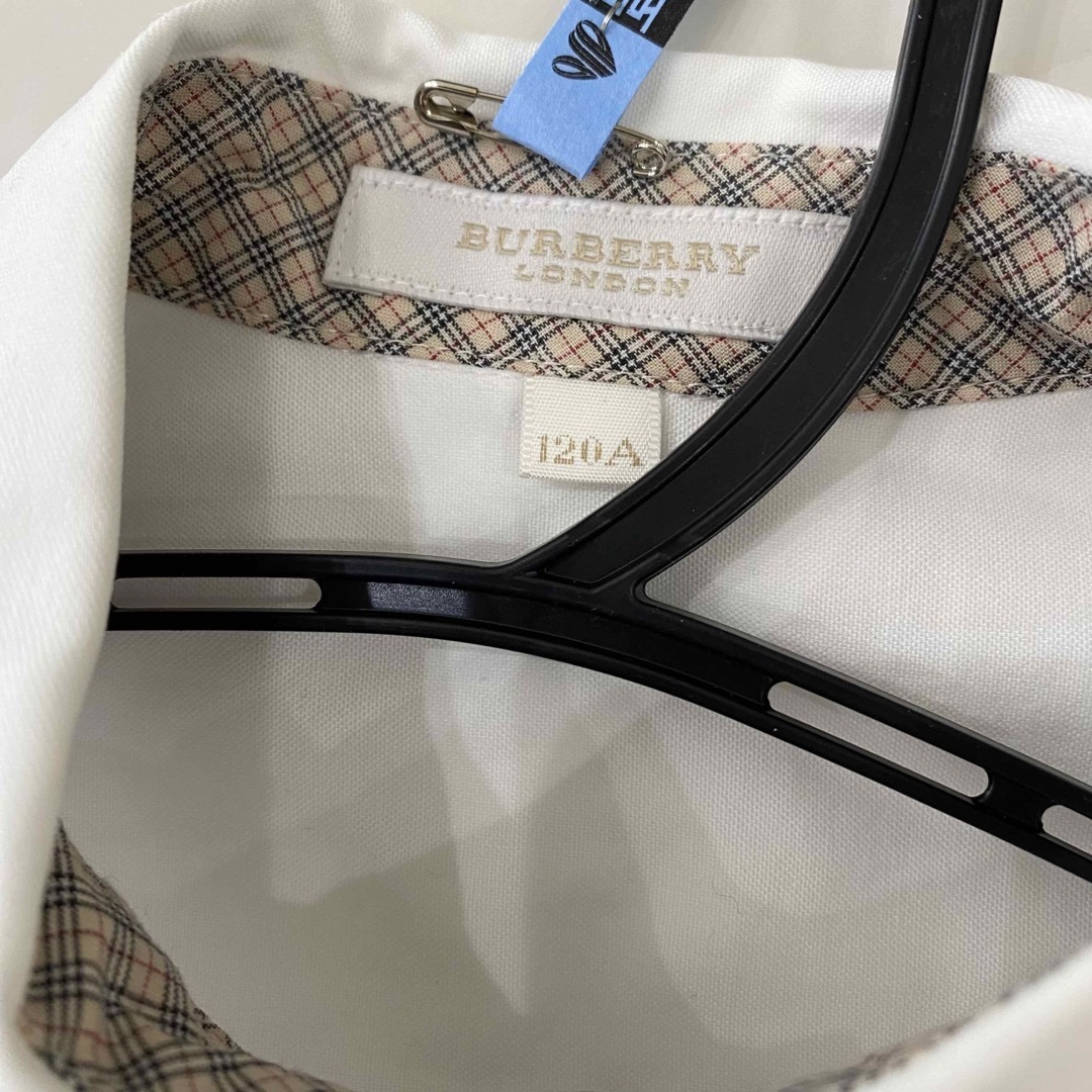 BURBERRY(バーバリー)のBurberry バーバリー スーツ ピンバッジ付き 入学式 6点セット 120 キッズ/ベビー/マタニティのキッズ服男の子用(90cm~)(ドレス/フォーマル)の商品写真