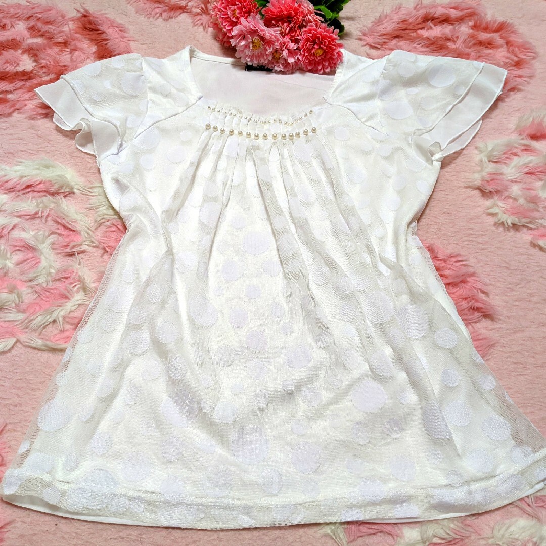 LIZ LISA(リズリサ)のリズリサ❤白❤チュール&水玉柄❤ビジュー❤沢山の❤素敵な❤オシャレ❤お洋服 レディースのトップス(カットソー(半袖/袖なし))の商品写真