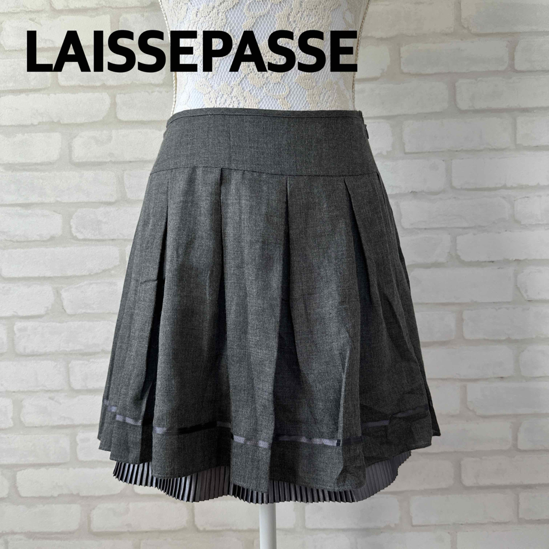 LAISSE PASSE(レッセパッセ)のLAISSEPASSE レッセパッセ タックミニスカート プリーツ グレー S レディースのスカート(ミニスカート)の商品写真