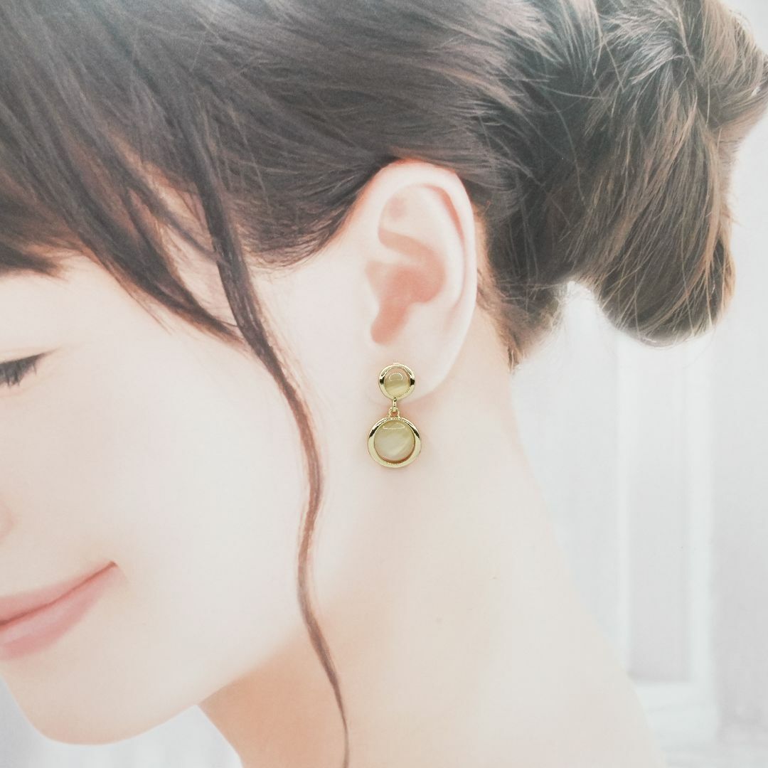 新品 ピアス s925 韓国 敏感肌 ゴールド 丸い かわいい 古風 キャツアイ レディースのアクセサリー(ピアス)の商品写真
