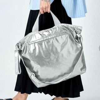 レスポートサック(LeSportsac)のほぼ未使用品　レスポートサック　ヒトリップ　ヒスイ　　グッディトート　(ショルダーバッグ)