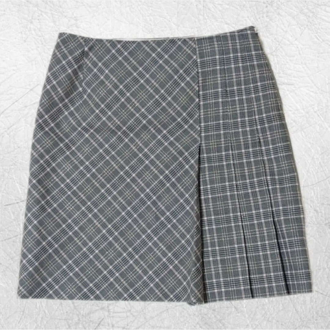 【内側汚れあり】 アシンメトリー チェックミニスカート プリーツ フェミニン レディースのスカート(ミニスカート)の商品写真