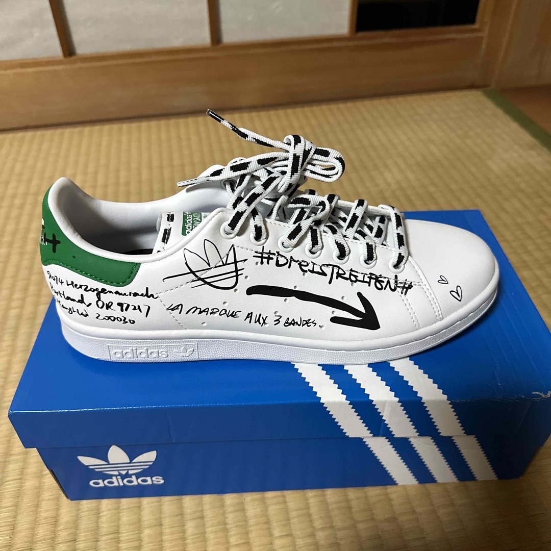 adidas(アディダス)のadidas Stan Smith Sharpie Pack Graffiti メンズの靴/シューズ(スニーカー)の商品写真