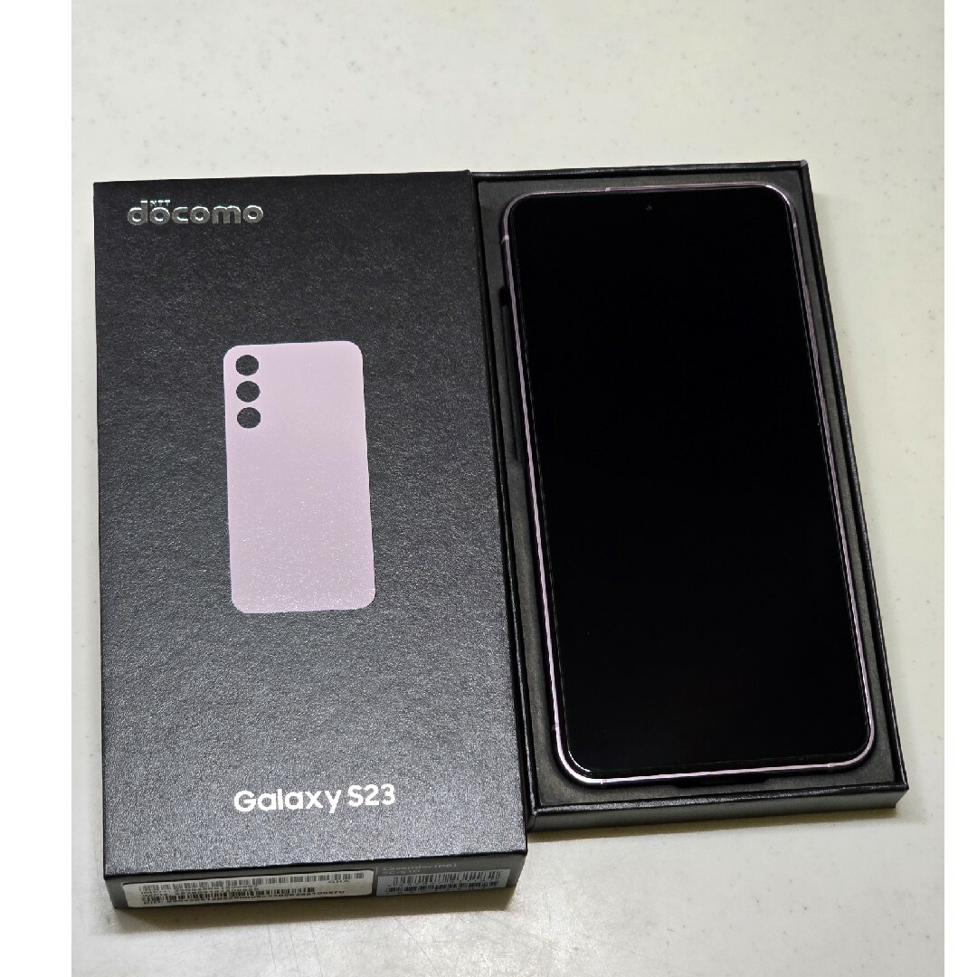 SAMSUNG(サムスン)のGalaxys23 docomo SC-51D ラベンダーほぼ新品‼️ スマホ/家電/カメラのスマートフォン/携帯電話(スマートフォン本体)の商品写真