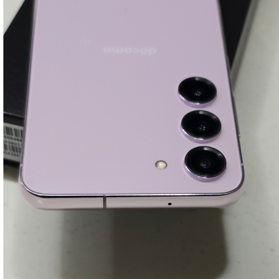 SAMSUNG(サムスン)のGalaxys23 docomo SC-51D ラベンダーほぼ新品‼️ スマホ/家電/カメラのスマートフォン/携帯電話(スマートフォン本体)の商品写真