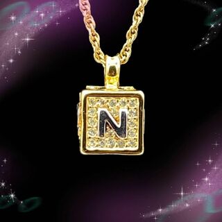 ニナリッチ(NINA RICCI)の《美品》　ニナリッチ　ロゴ　ラインストーン　キューブ　ネックレス　ゴールド系(ネックレス)