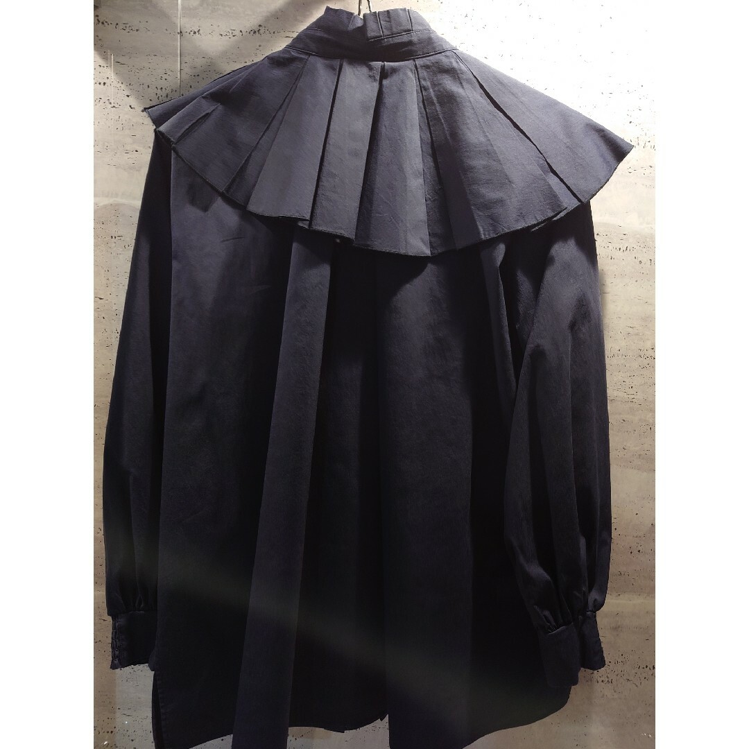 ヘヨン　HYEON　shell collar blouse  4月末迄の出品 レディースのトップス(シャツ/ブラウス(長袖/七分))の商品写真