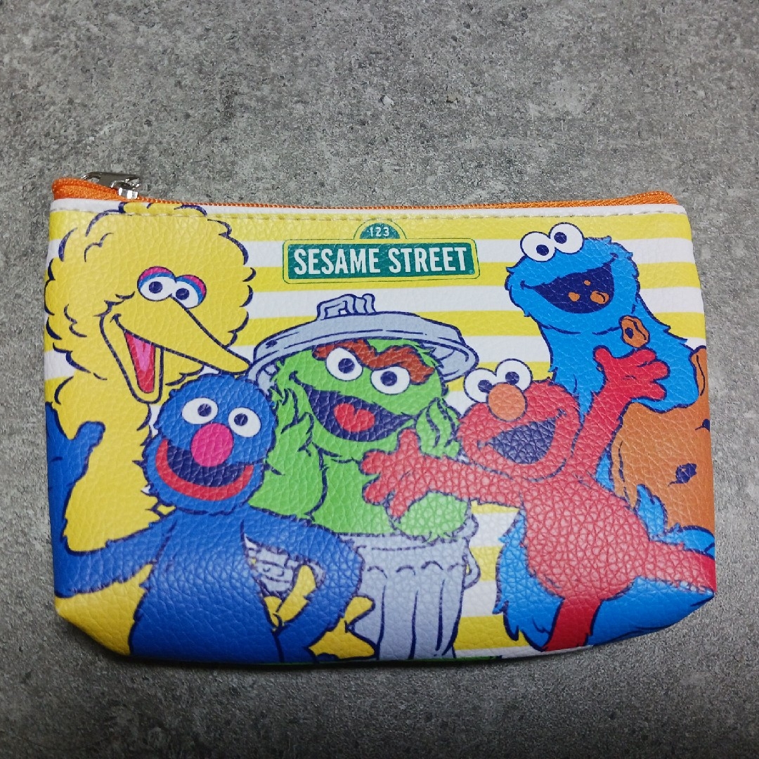 SESAME STREET(セサミストリート)の【未使用品】セサミストリート  ポーチ エンタメ/ホビーのおもちゃ/ぬいぐるみ(キャラクターグッズ)の商品写真