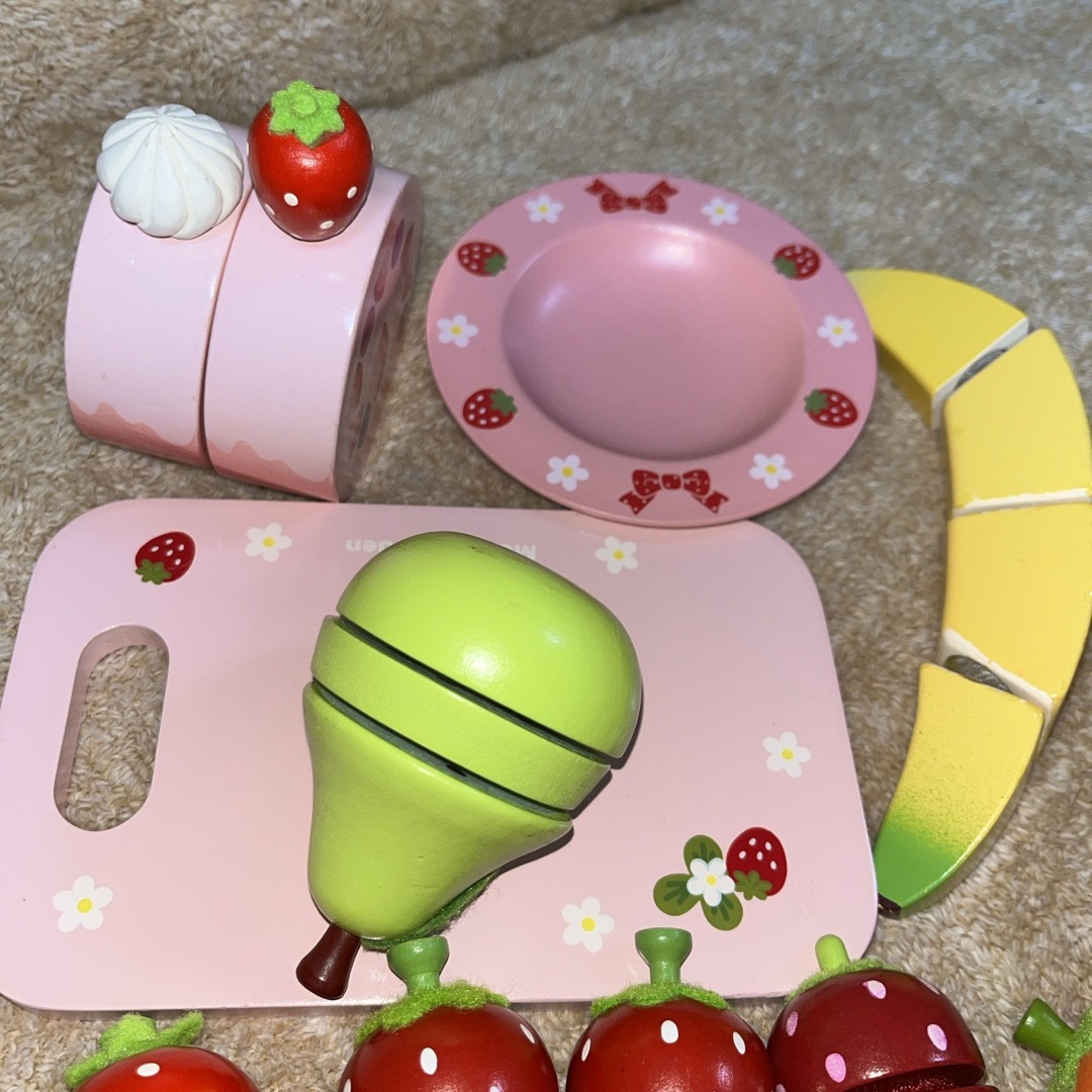 マザーガーデン　おままごとセット　いちご　箱　ピンク　くだもの　ケーキ キッズ/ベビー/マタニティのおもちゃ(知育玩具)の商品写真