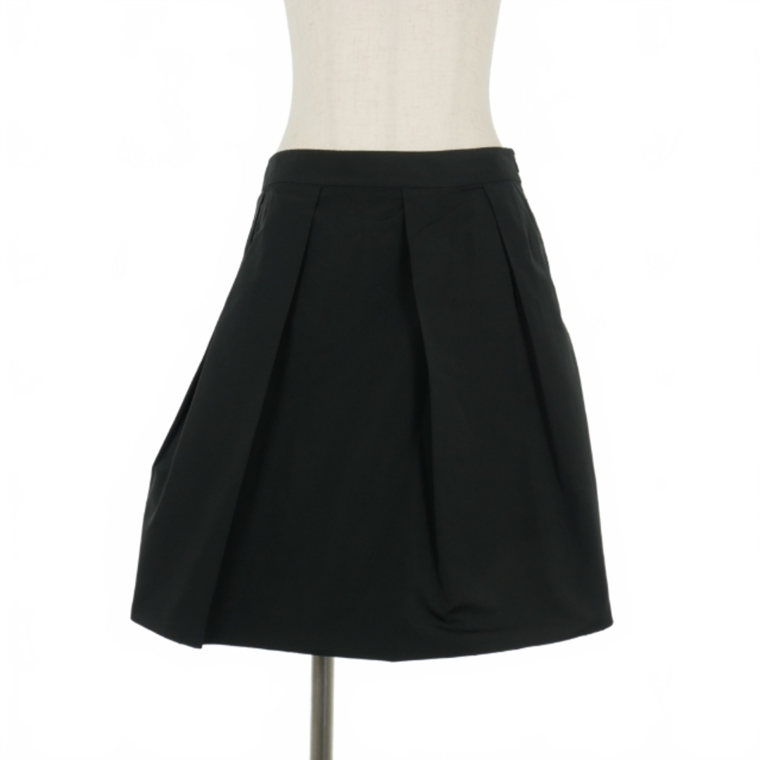 miumiu(ミュウミュウ)のミュウミュウ miumiu ナイロン タック フレアスカート ひざ丈 40 黒 レディースのスカート(その他)の商品写真