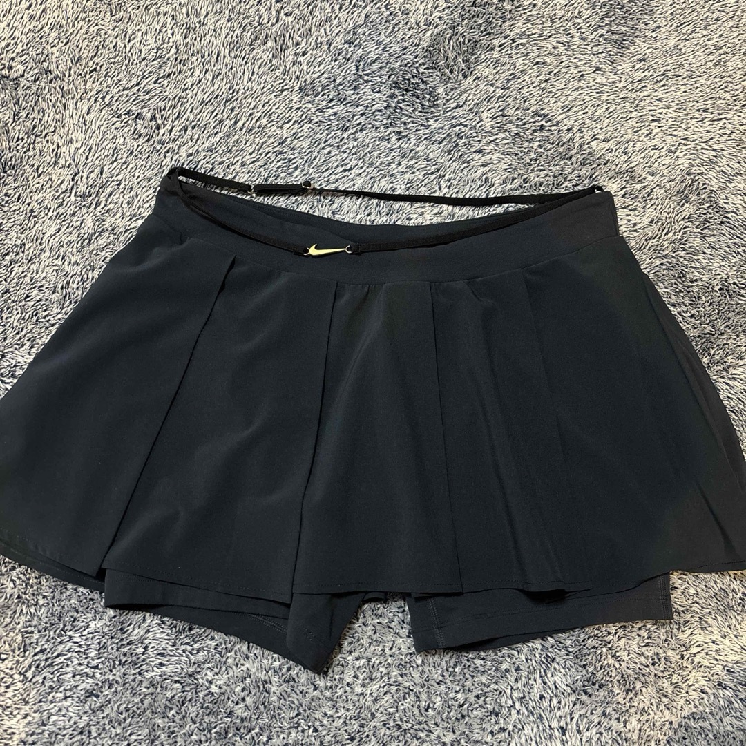 NIKE(ナイキ)の NIKE x JACQUEMUS WMNS NRG DF EU SKIRT  レディースのスカート(ミニスカート)の商品写真