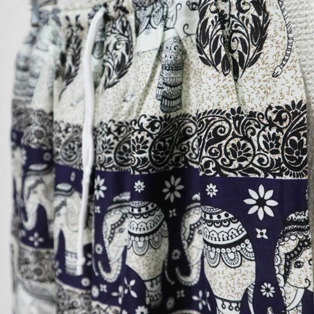 【新品】タイパンツ　横向きの象とペーズリーライン　紺 メンズのパンツ(サルエルパンツ)の商品写真