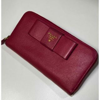 プラダ(PRADA)のプラダ　長財布　リボン　サフィアーノ　濃いピンク系(財布)