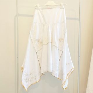 シーバイクロエ(SEE BY CHLOE)のSee by Chloe 刺繍スカート white+yellow(ひざ丈ワンピース)