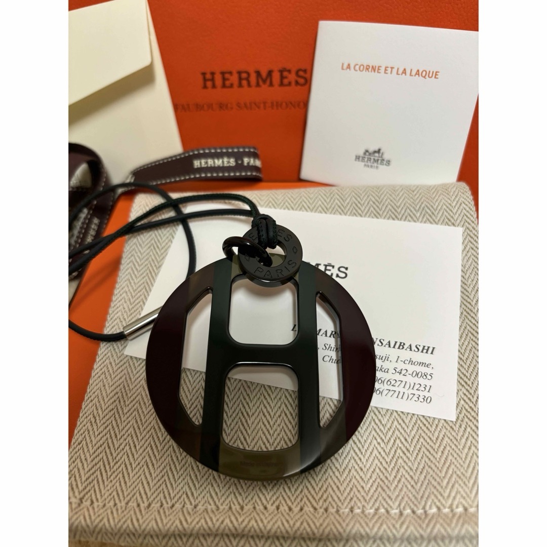 Hermes(エルメス)のHERMESバッファローホーンH エキップペンダント  レディースのアクセサリー(ネックレス)の商品写真