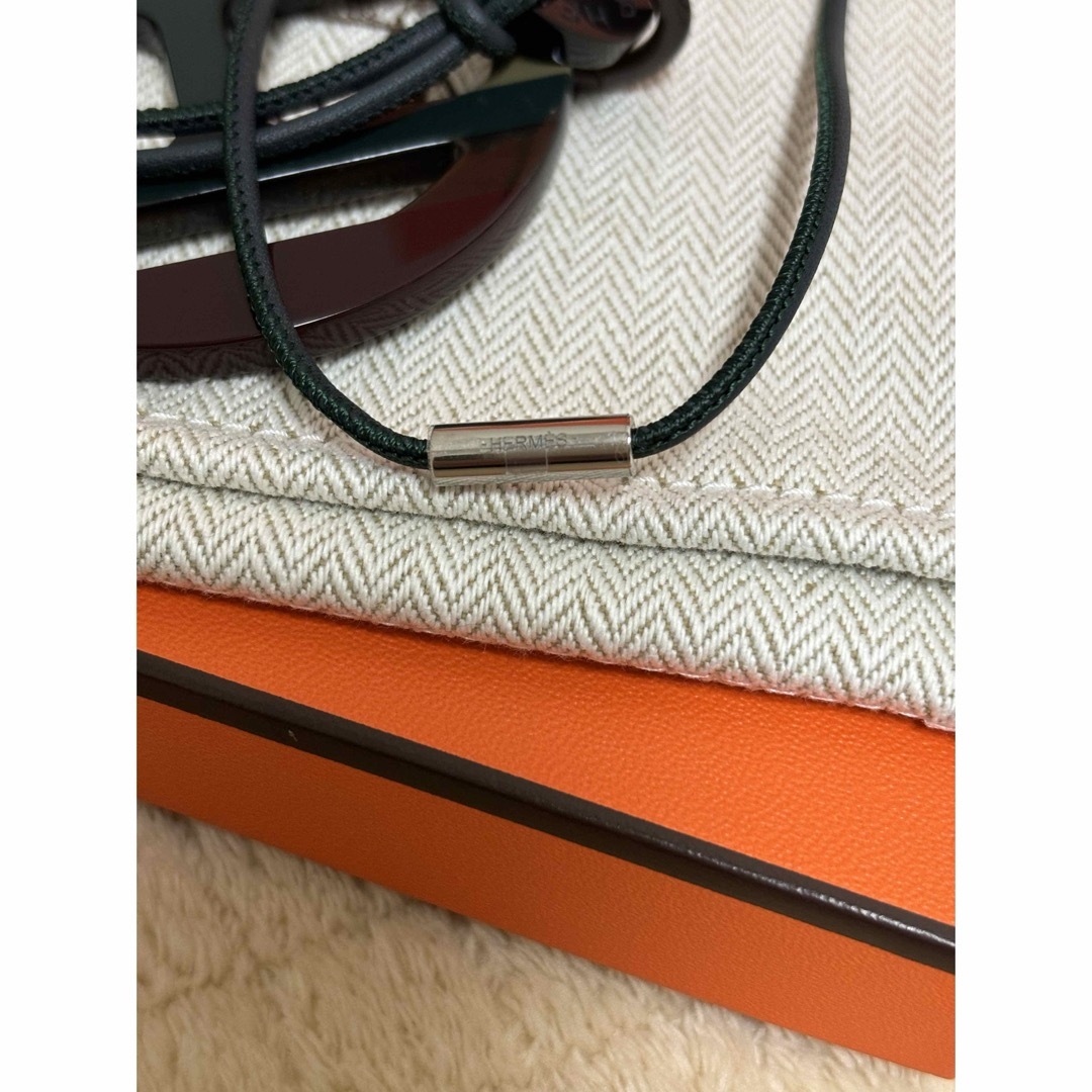 Hermes(エルメス)のHERMESバッファローホーンH エキップペンダント  レディースのアクセサリー(ネックレス)の商品写真