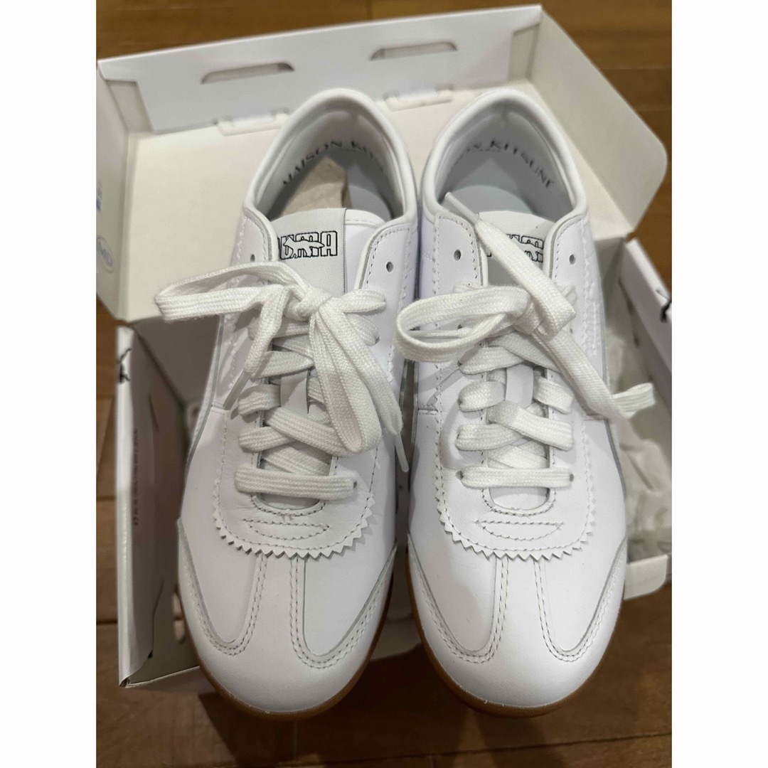 MAISON KITSUNE'(メゾンキツネ)のMaisonKISUNE PUMA スニーカー レディースの靴/シューズ(スニーカー)の商品写真