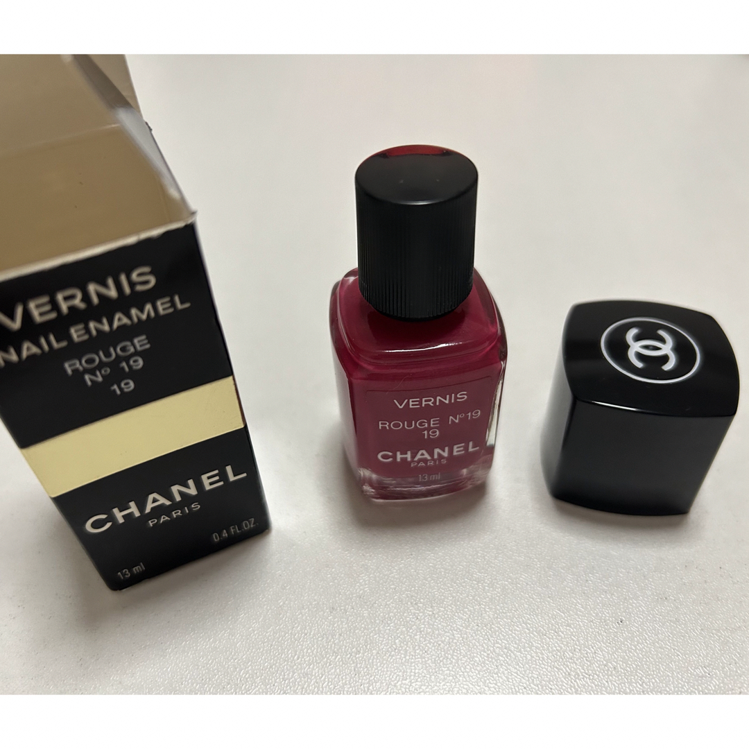 CHANEL(シャネル)のシャネル ヴェルニ CHANEL ネイル 19 ルージュ マニキュア コスメ/美容のネイル(マニキュア)の商品写真