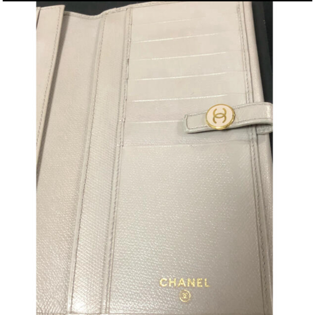 CHANEL(シャネル)のシャネル ダブルホック レザー ウォレット 大きめ  レディースのファッション小物(財布)の商品写真