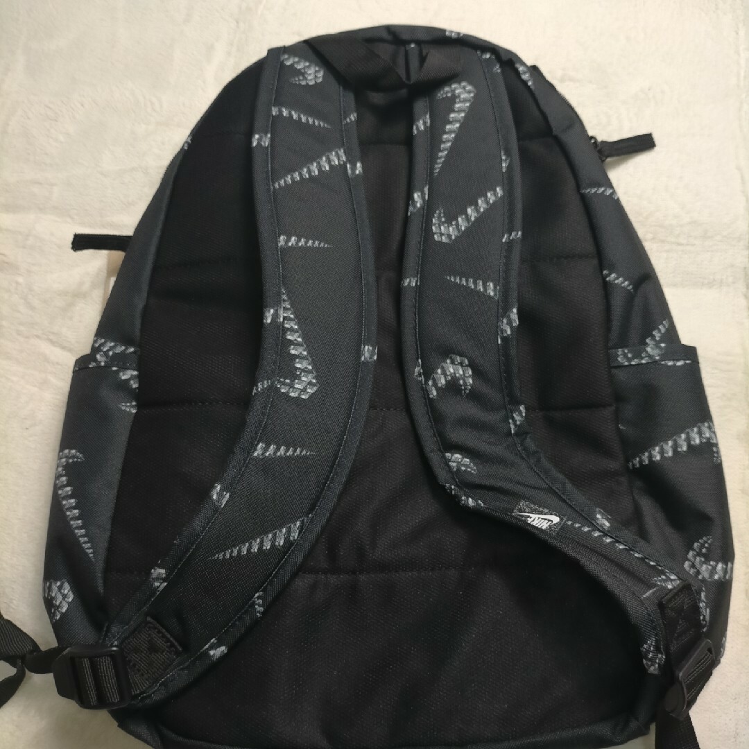 NIKE(ナイキ)のナイキ リュック 21l ブラック エレメンタル バックパック メンズのバッグ(バッグパック/リュック)の商品写真