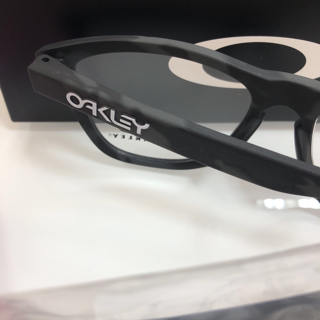 Oakley(オークリー)のゴルフ コンペ景品 OAKLEY フロッグスキン OX8137A-0454 メンズのファッション小物(サングラス/メガネ)の商品写真