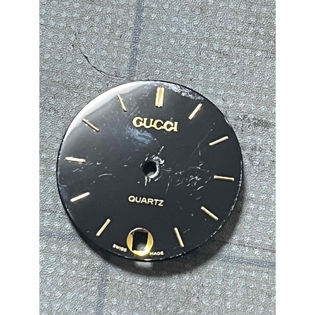 Gucci(グッチ)のGUCCI 9000M 文字盤　傷あり メンズの時計(腕時計(アナログ))の商品写真