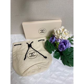 シャネル(CHANEL)の新品未使用　シャネル ノベルティ 巾着ベージュ　箱付き正規品(ノベルティグッズ)