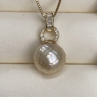 南洋真珠　照り良いダイヤモンドカット　ペンダントトップ　シャンパンゴールド(ネックレス)