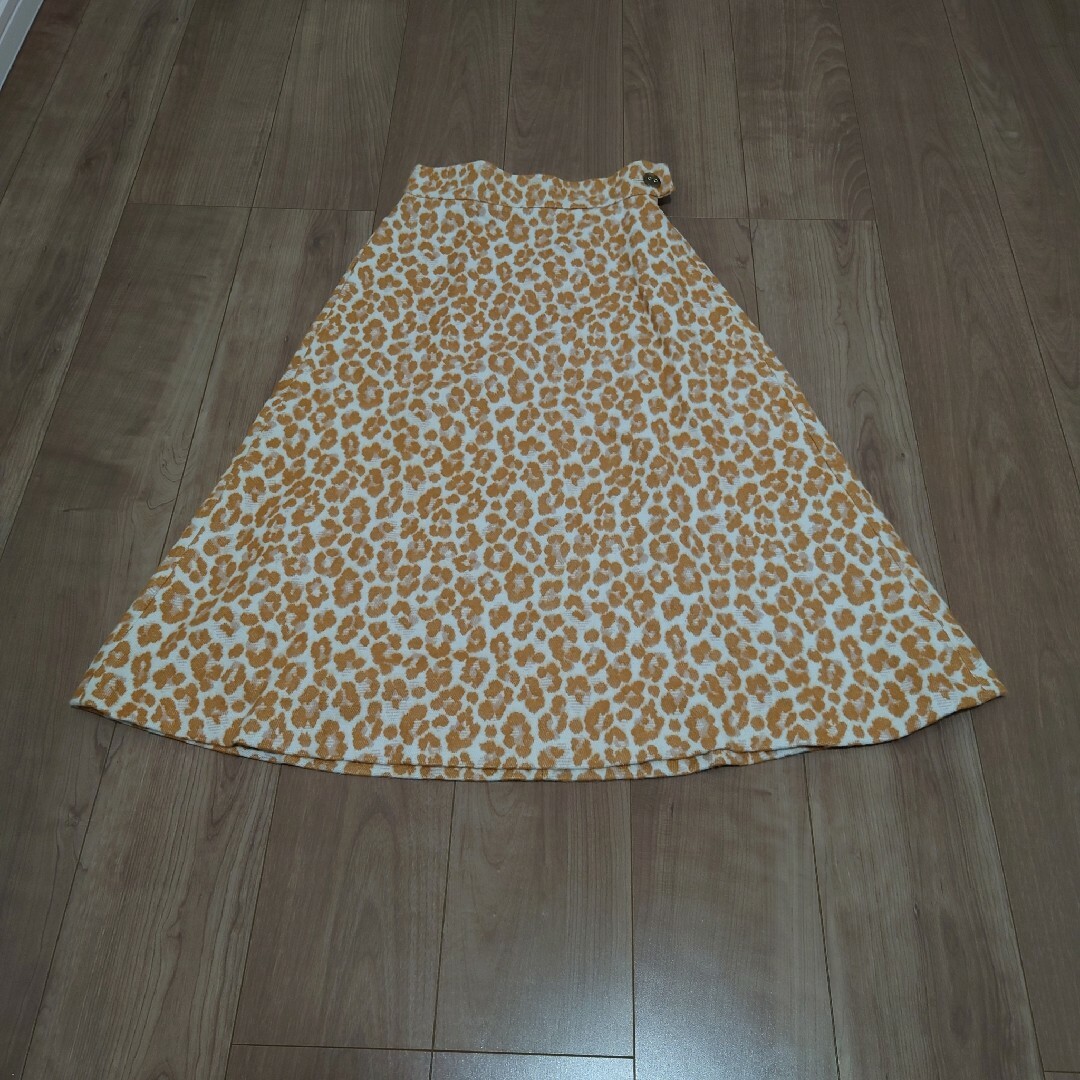 JILLSTUART(ジルスチュアート)のジルスチュアート　ジャガード　膝下　スカート　豹柄 レディースのスカート(ひざ丈スカート)の商品写真