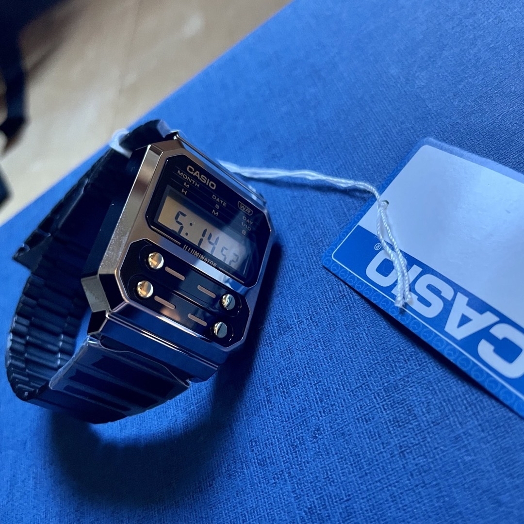 CASIO(カシオ)のカシオ デジタル腕時計　新品　レトロデザイン　　LEDバックライト海外モデル メンズの時計(腕時計(デジタル))の商品写真