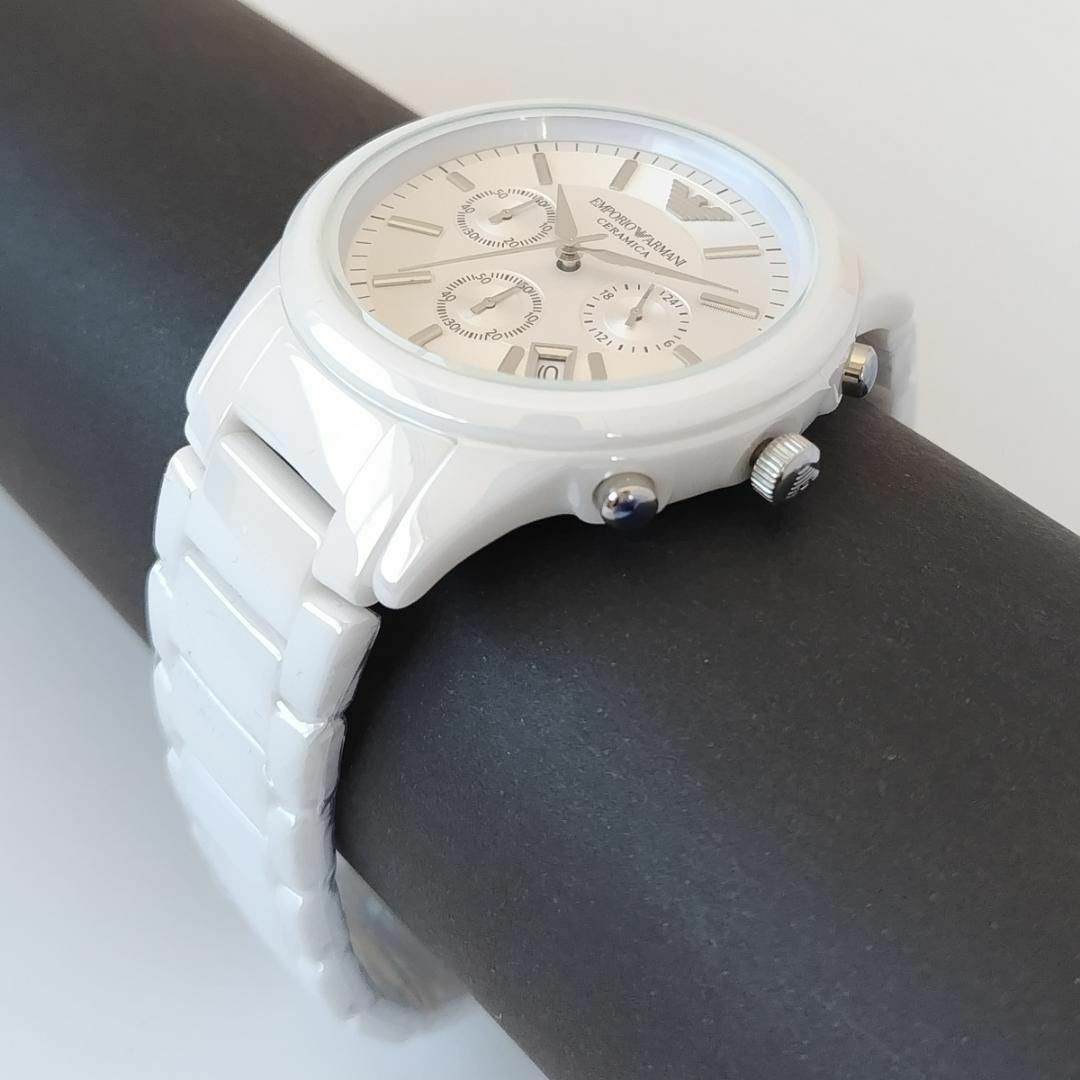 Emporio Armani(エンポリオアルマーニ)のエンポリオ・アルマーニ新品メンズ高級腕時計まぶしい白クォーツ クロノグラフ 日付 メンズの時計(腕時計(アナログ))の商品写真