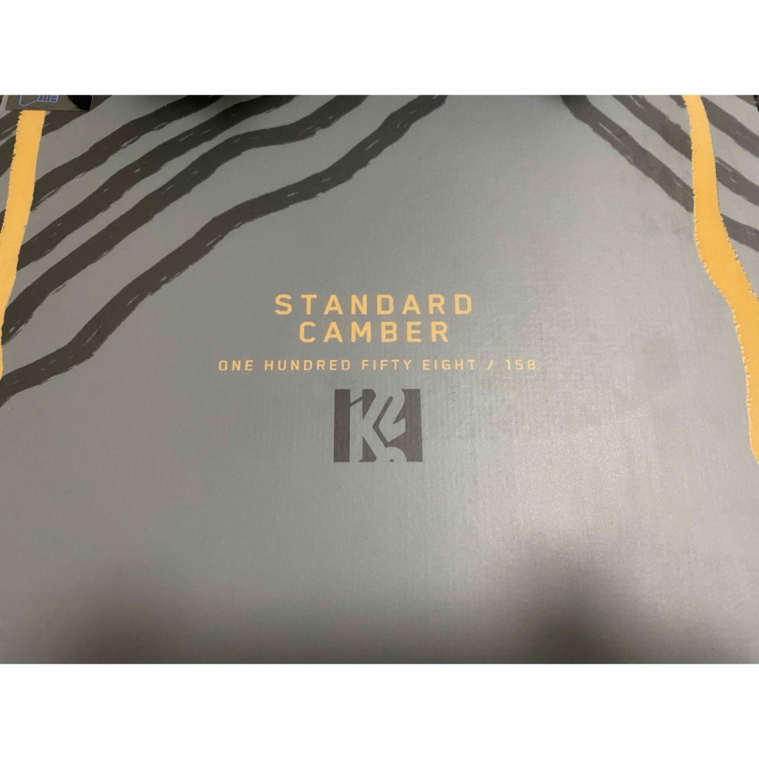 K2(ケーツー)の値下げK2 STANDARD CAMBER  23-24 158 スノボード 板 スポーツ/アウトドアのスノーボード(ボード)の商品写真