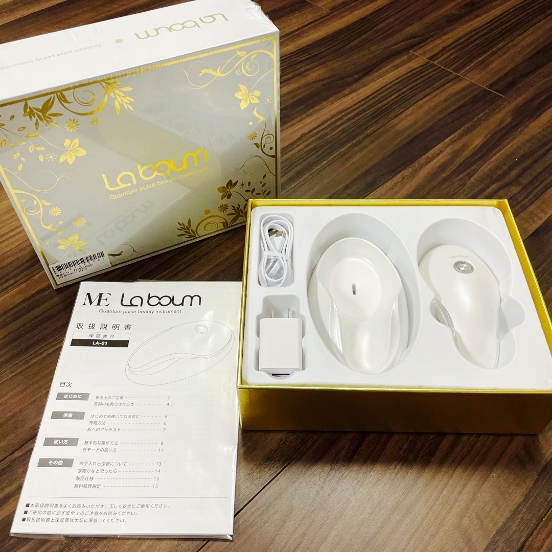 美顔器　ME Labon     定価¥54,980 スマホ/家電/カメラの美容/健康(フェイスケア/美顔器)の商品写真