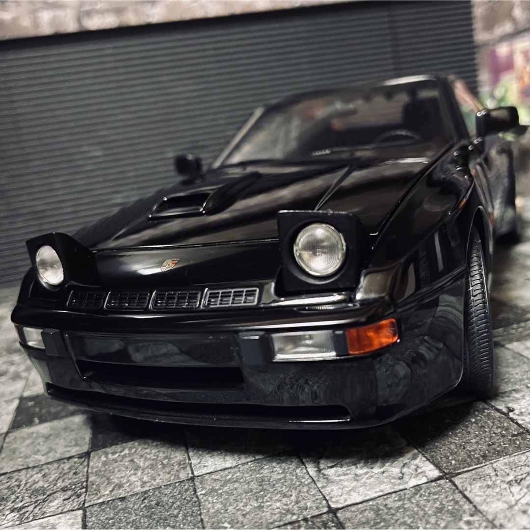 AUTOart - 1/18 AUTOart ポルシェ 924 カレラ GT 1980の通販 by AUTOart - 1/18 AUTOart ポルシェ 924 カレラ GT 1980の通販 by