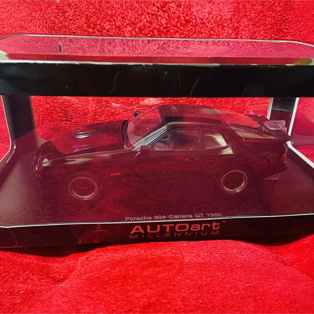 AUTOart - 1/18 AUTOart ポルシェ 924 カレラ GT 1980の通販 by AUTOart - 1/18 AUTOart ポルシェ 924 カレラ GT 1980の通販 by