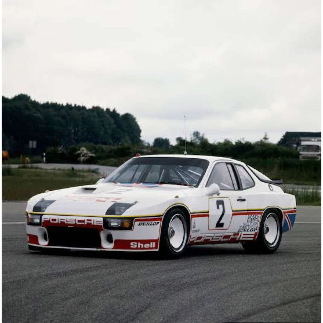 AUTOart - 1/18 AUTOart ポルシェ 924 カレラ GT 1980の通販 by AUTOart - 1/18 AUTOart ポルシェ 924 カレラ GT 1980の通販 by