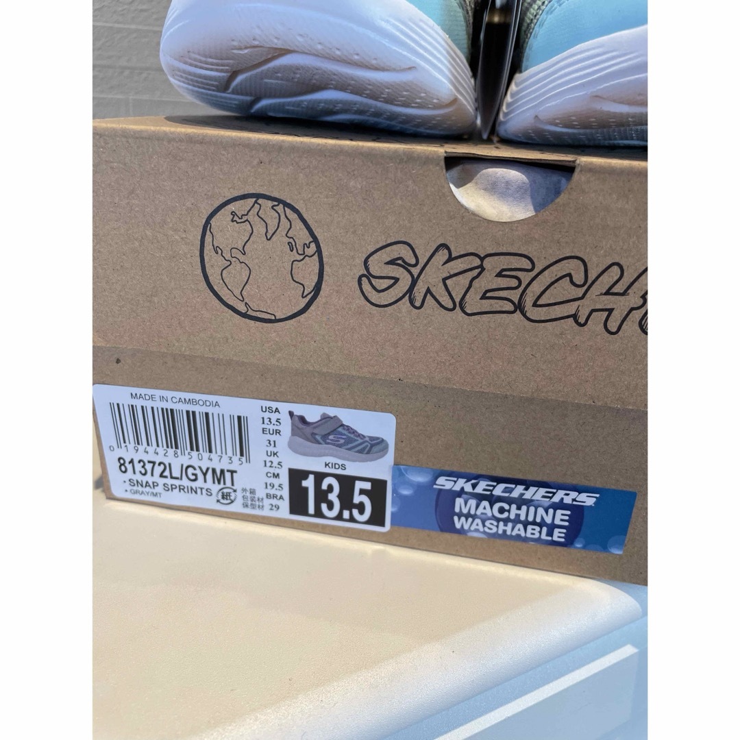 SKECHERS(スケッチャーズ)のタイムセール今夜だけ　新品　スケッチャーズ　19，5 キッズスニーカー キッズ/ベビー/マタニティのキッズ靴/シューズ(15cm~)(スニーカー)の商品写真