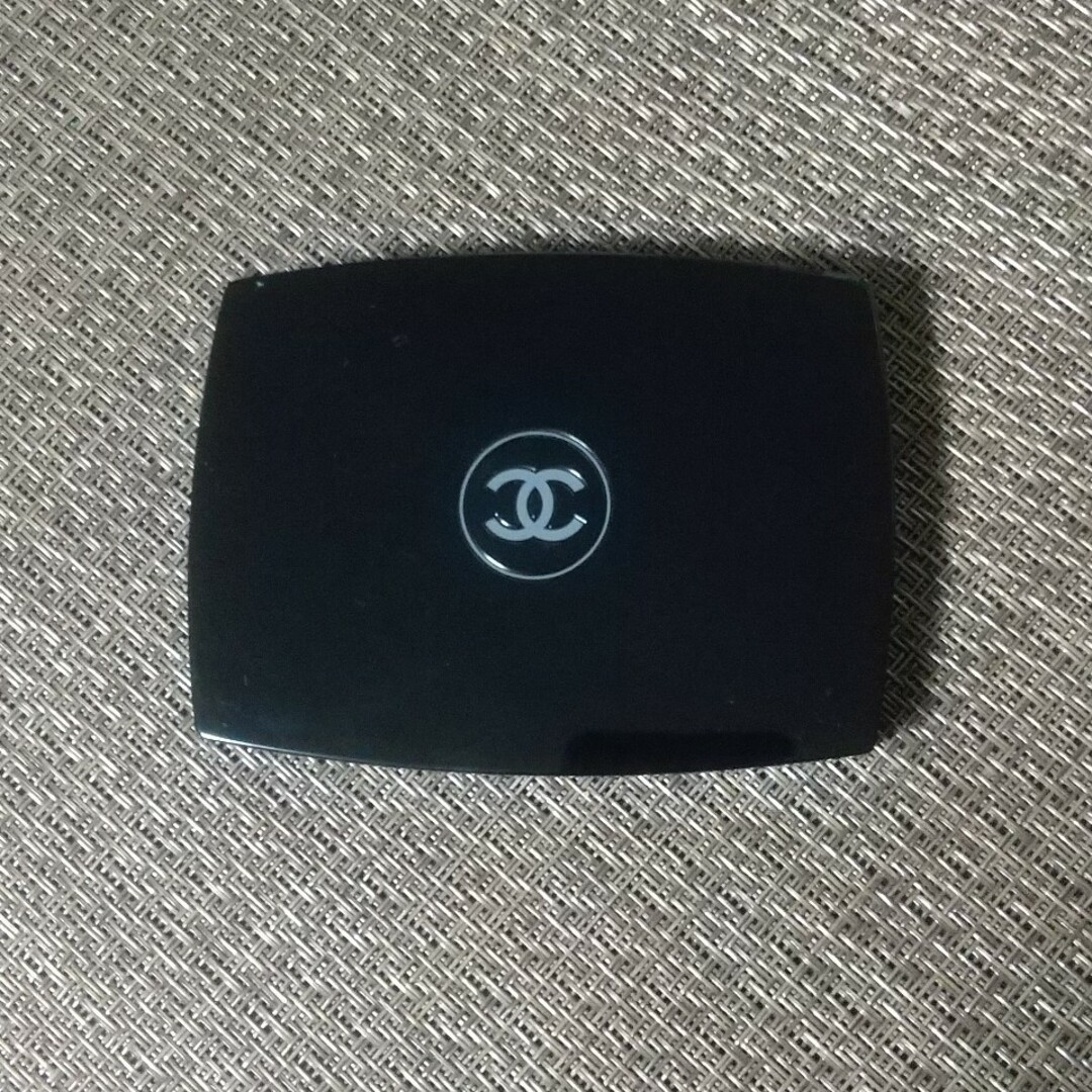 CHANEL(シャネル)のCHANEL ファンデーション ケースのみ コスメ/美容のメイク道具/ケアグッズ(ボトル・ケース・携帯小物)の商品写真