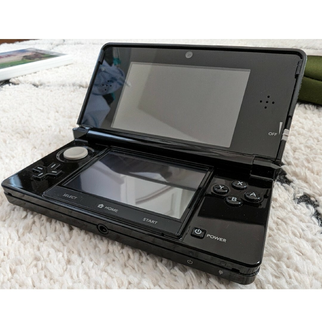 ニンテンドー3DS(ニンテンドー3DS)のニンテンドー3DS 本体 ブラック 箱、付属品あり エンタメ/ホビーのゲームソフト/ゲーム機本体(携帯用ゲーム機本体)の商品写真