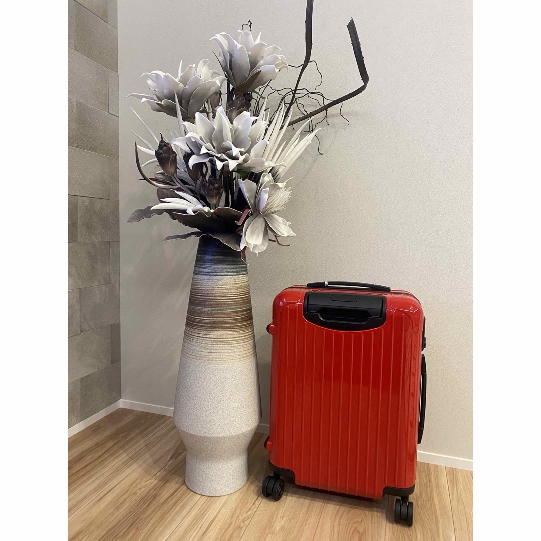 RIMOWA(リモワ)の⭐️新品 正規品⭐️ リモアxポルシェ　キャリーケース　機内持込可　4輪 レディースのバッグ(スーツケース/キャリーバッグ)の商品写真