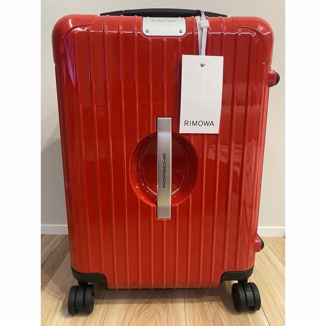 RIMOWA(リモワ)の⭐️新品 正規品⭐️ リモアxポルシェ　キャリーケース　機内持込可　4輪 レディースのバッグ(スーツケース/キャリーバッグ)の商品写真