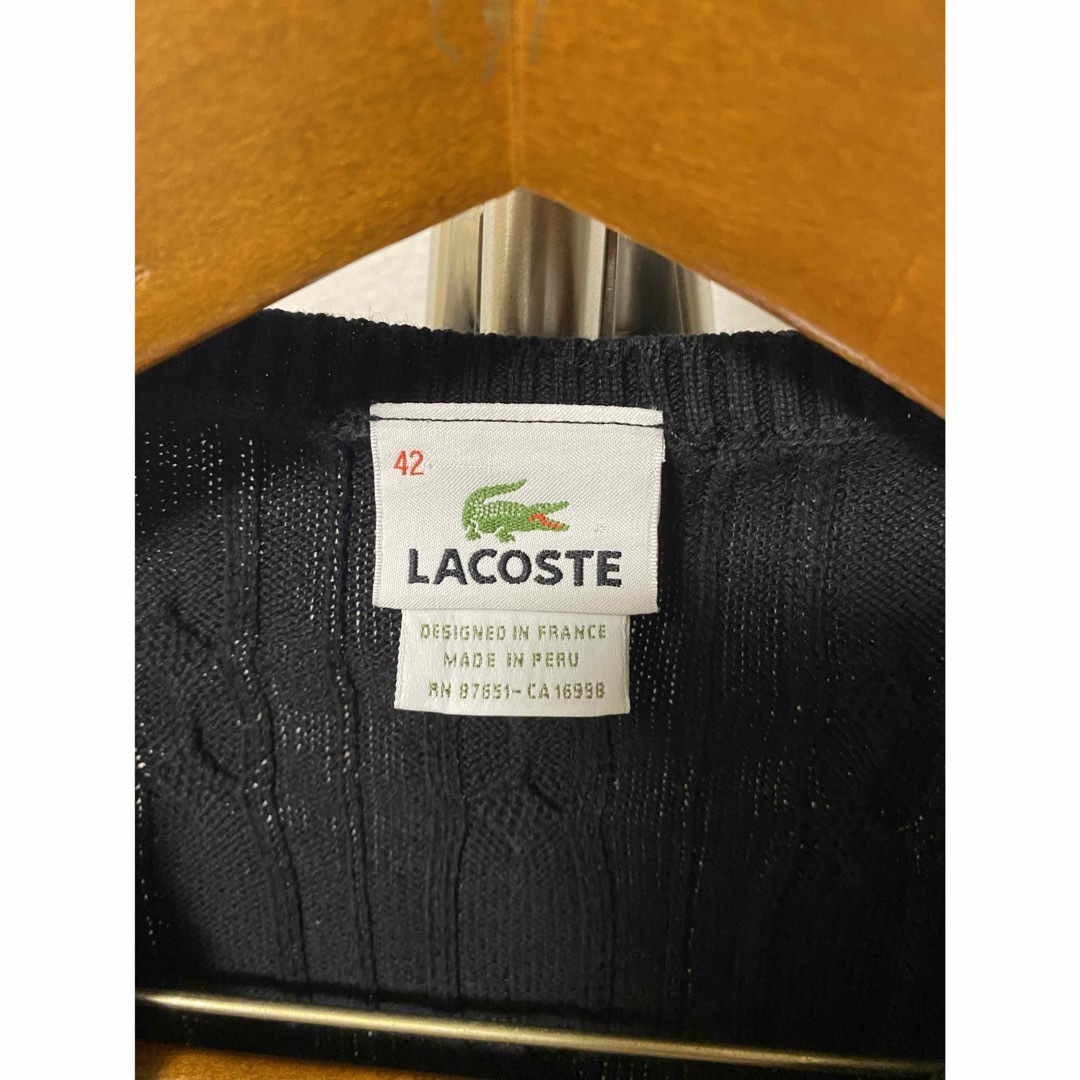 LACOSTE(ラコステ)のラコステ Vネック ケーブルニット ケーブル編みニット ブラック コットンニット レディースのトップス(ニット/セーター)の商品写真