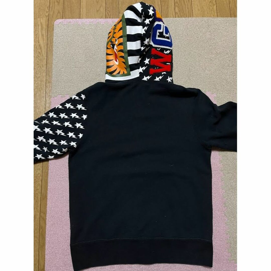 A BATHING APE(アベイシングエイプ)のbape shark hoodie ベイプ　エイプ　シャーク　パーカー メンズのトップス(パーカー)の商品写真